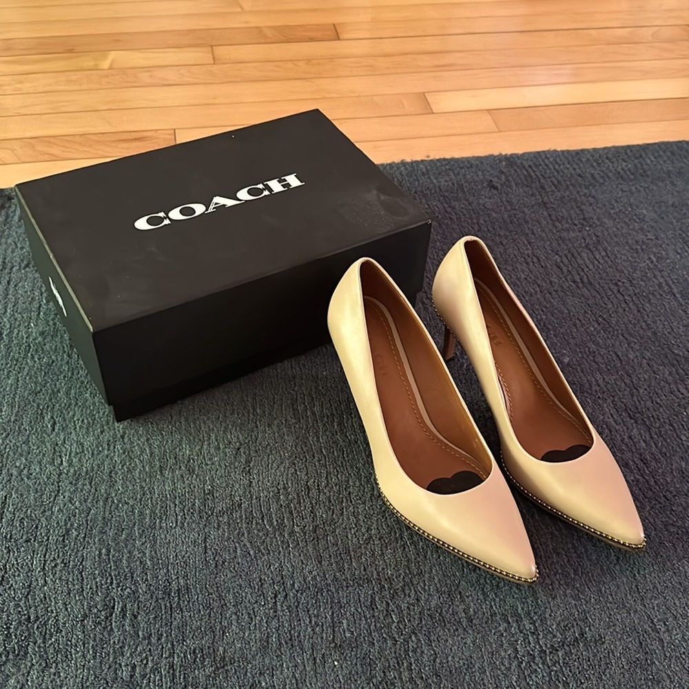 Coach - Bead Chain Pump - Color Beechwood